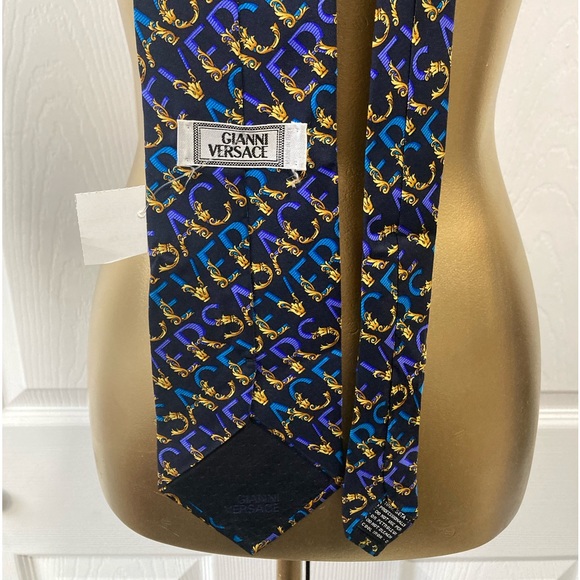 GIANNI VERSACE 100% Italian Silk Tie. NTW. VERSACE ♥️ - Picture 4 of 6